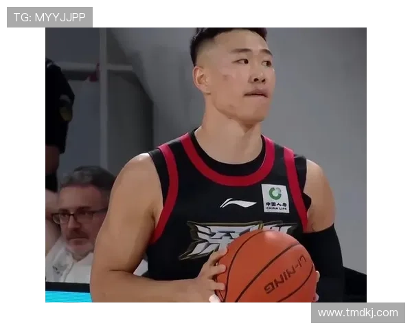 深圳男篮迎来强援超级外援加盟上赛季场均28分7篮板7助攻表现惊艳 深圳男篮迎来强援超级外援加盟上赛季场均28分7篮板7助攻表现惊艳